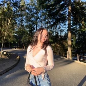 Meet your Posher, Jenasis